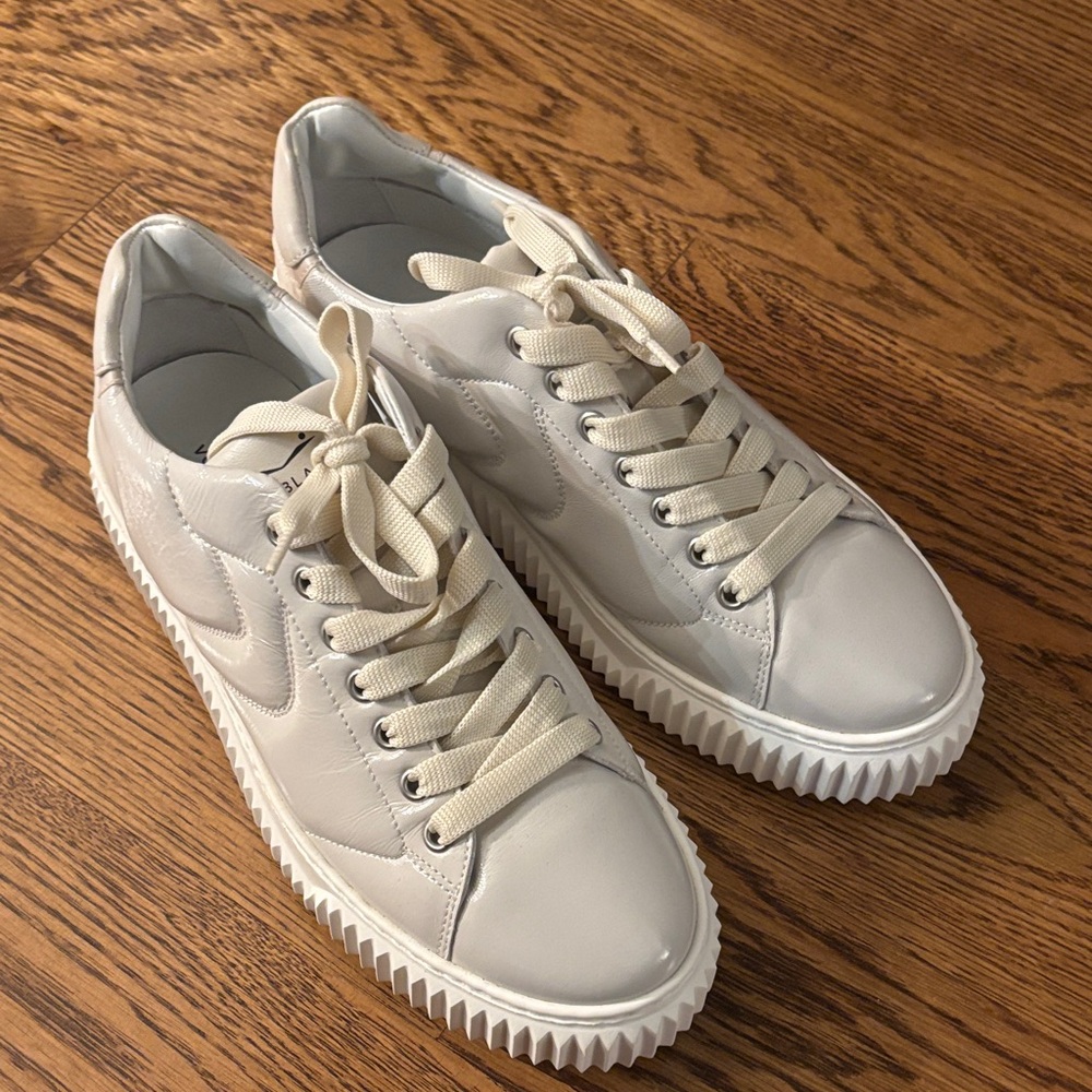 Voile Blanche Size 39 - NEW